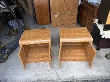 Free delivery used Pair of oak veneer nightstands - Photo 7