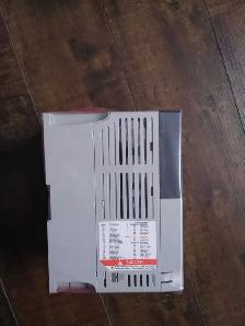 Allen-Bradley PowerFlex 40 VFD 22B-D010N104 - Photo 3