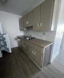 3BEDROOM 1 BATH 4PLEX IN GLENDALE AVAILABLE AUG 1 - Photo 2