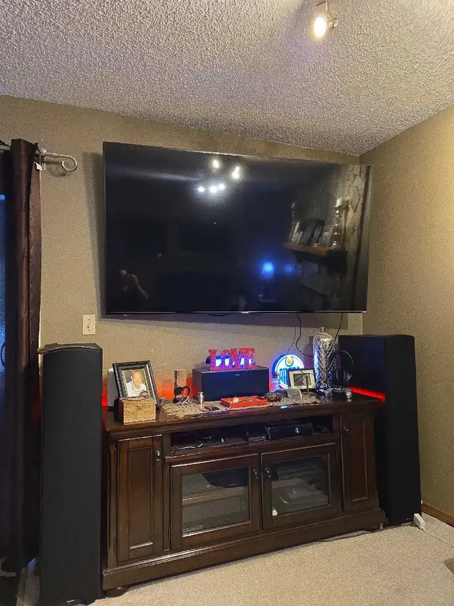 PLEASE READ AD75 inch 4K Smart LED TV