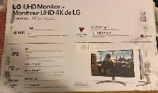 LIKE NEW-LG 27' 4K monitor only 99.00 CAD - Photo 3