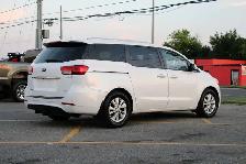 2017 Kia Sedona LX CarFax Clean Certified 2 Year Warranty - Photo 7