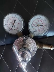 Professional Gas Regulators – Excellent Condition - Photo 4