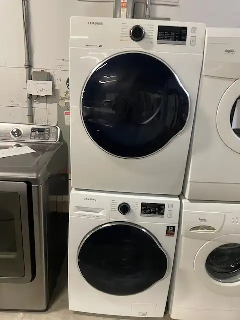 Mini laveuse sécheuse frontales blanches Samsung (remis a neuf)