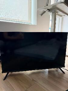 28 Inches HiSense TV Barely Used
