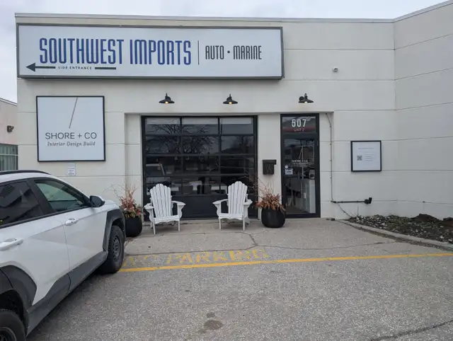OAKVILLE STOREFRONT COMMERCIAL/OFFICE  SPACE. FOR RENT 1950SF