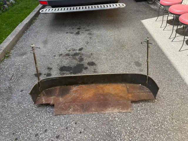 Free delivery used Antique Fireplace Fender (80 years old)