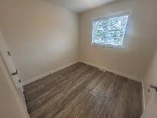 3 Beds & 2.5 Baths Main Floor of House in North Park Area - Photo 10