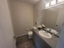 3 Beds & 2.5 Baths Main Floor of House in North Park Area - Photo 13