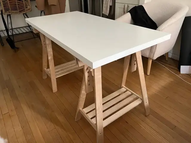 90% NEW-IKEA TABLE -Only 70.00CAD
