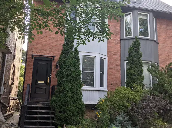 Bright Spacious 4 Bdrm duplex in Annex by Dupont subway