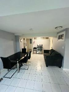 Shared Room Available in Mississauga Near Square One & Heartland
