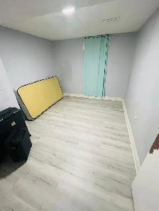 Shared Room Available in Mississauga Near Square One & Heartland - Photo 4