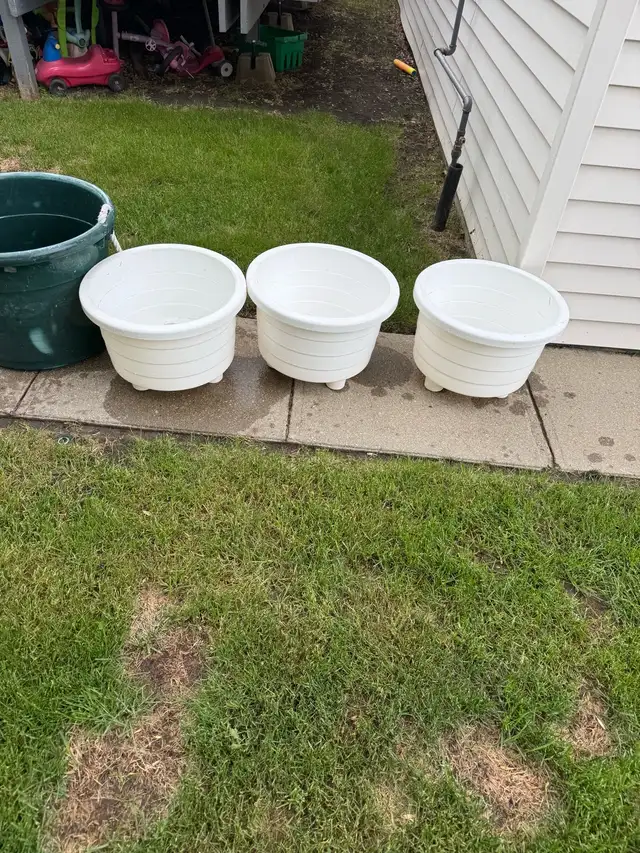 Flower pots