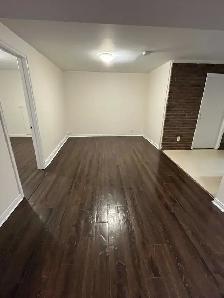 Large 2 bedroom basement - Photo 2