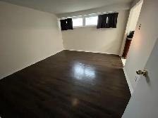 Large 2 bedroom basement - Photo 5