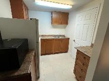 Large 2 bedroom basement - Photo 6