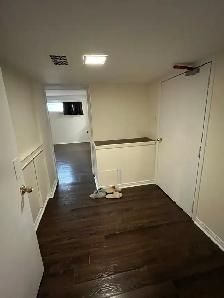 Large 2 bedroom basement - Photo 7