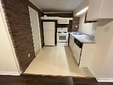 Large 2 bedroom basement - Photo 8