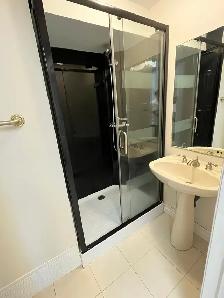 Large 2 bedroom basement - Photo 9
