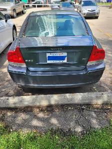 Volvo for sale good condition running  good ship text or call