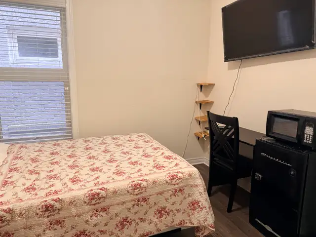 FURNISHED ROOM FOR GIRLS- IMMEDIATE MOVE IN