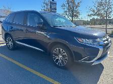 2017 Mitsubishi Outlander GT - All Wheel Drive - Photo 2