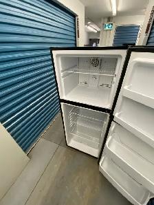 DANBY STAINLESS STEEL FRIDGE - Photo 4