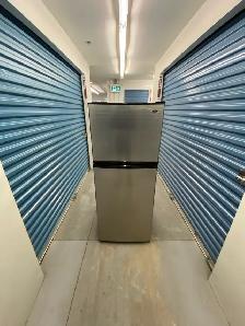 DANBY STAINLESS STEEL FRIDGE - Photo 6