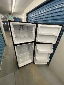 DANBY STAINLESS STEEL FRIDGE - Photo 10
