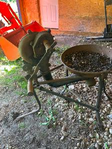 Black Smith Forge - Photo 2