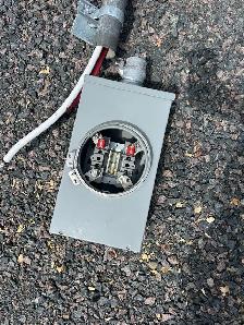 200amp stack and meter box - Photo 3