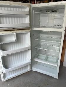 GE Refrigerator GTH17GBT2RWW - Photo 4