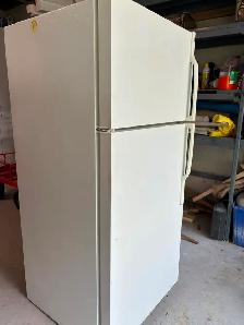 GE Refrigerator GTH17GBT2RWW - Photo 5