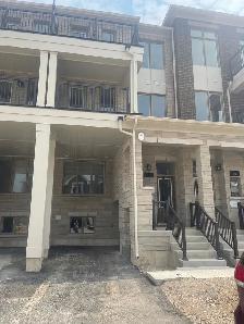 3 Bedroom Town for Rent in Brampton!