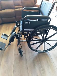 WHEELCHAIR - BRAND NEW - Photo 2