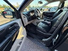 2017 Dodge GRAND CARAVAN - Photo 16