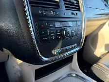 2017 Dodge GRAND CARAVAN - Photo 30