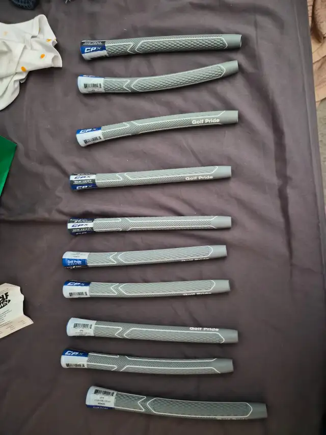 Brand new 10 piece golf pride grips midsize for sale!!