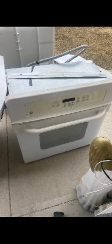 Oven 24 inch apartment size $100
