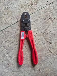 Plumbing crimpers