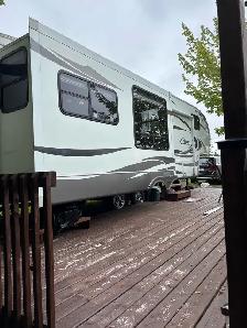 For Sale 2011 5th wheel trailer, Cougar by Keystone 37.5 ft - Photo 4