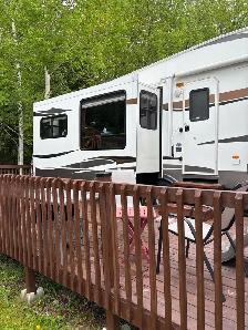 For Sale 2011 5th wheel trailer, Cougar by Keystone 37.5 ft - Photo 5