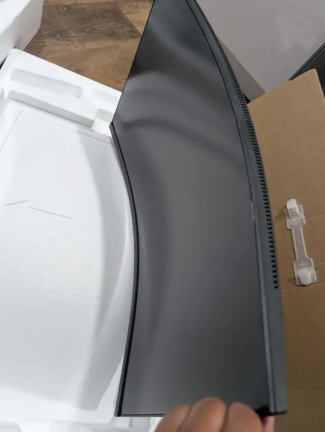 MSI Curved Gaming monitor ( Nearly New ) 27 inch