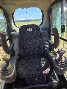 CAT 242D SKIDSTEER - Photo 7