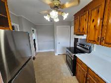 ST DAVIDS & COLLIER AREA THOROLD 3 BEDROOM UPPER HOME $2250.00 - Photo 6