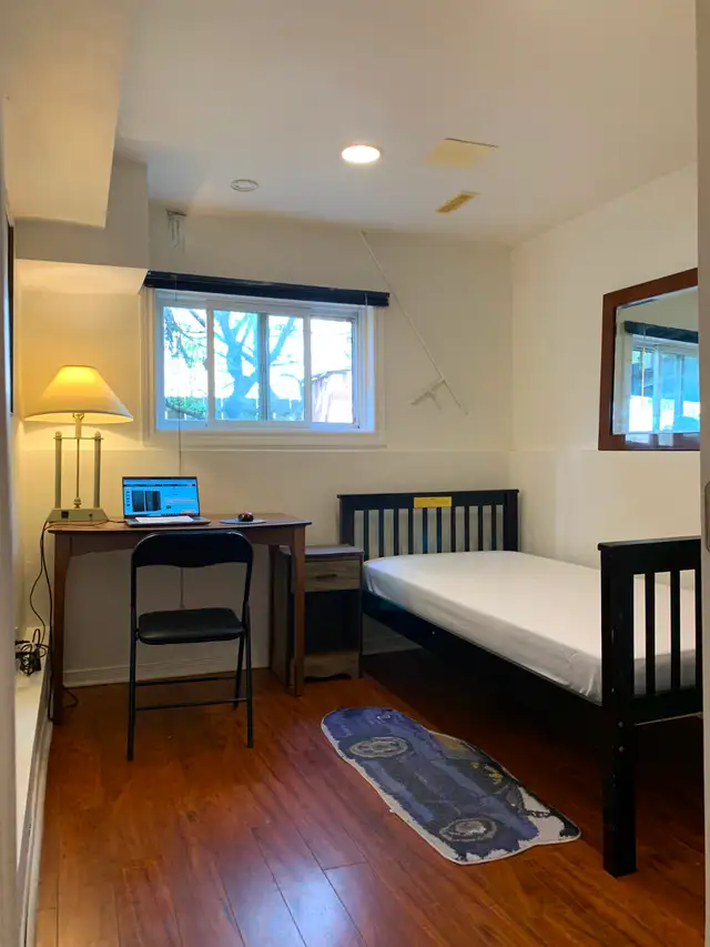 Furnished Private Room   Utilities & WiFi in Center Mississauga