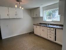 2 Bedroom Apartment (Duplex) in Trenton, Available Immediately! - Photo 7