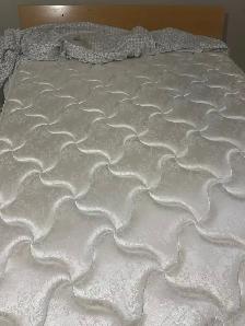 queen mattress - Photo 3