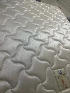 queen mattress - Photo 5